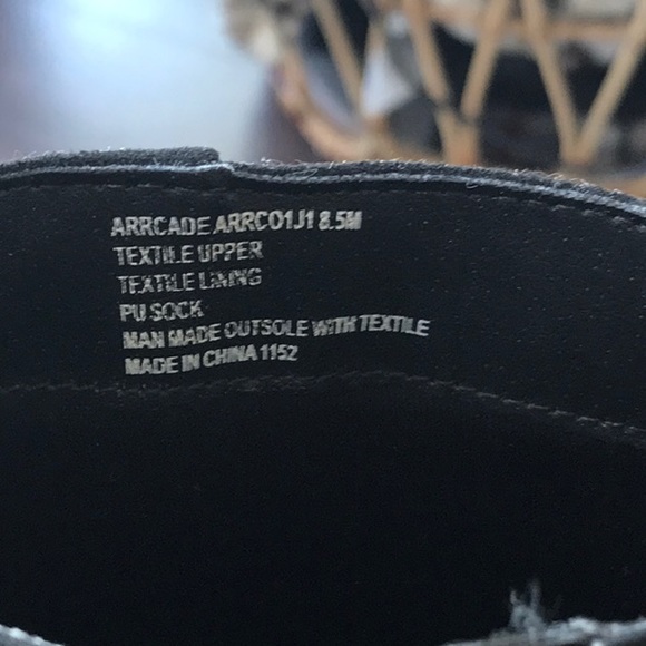 Black Suede STEVE MADDEN Boots - Picture 3 of 3